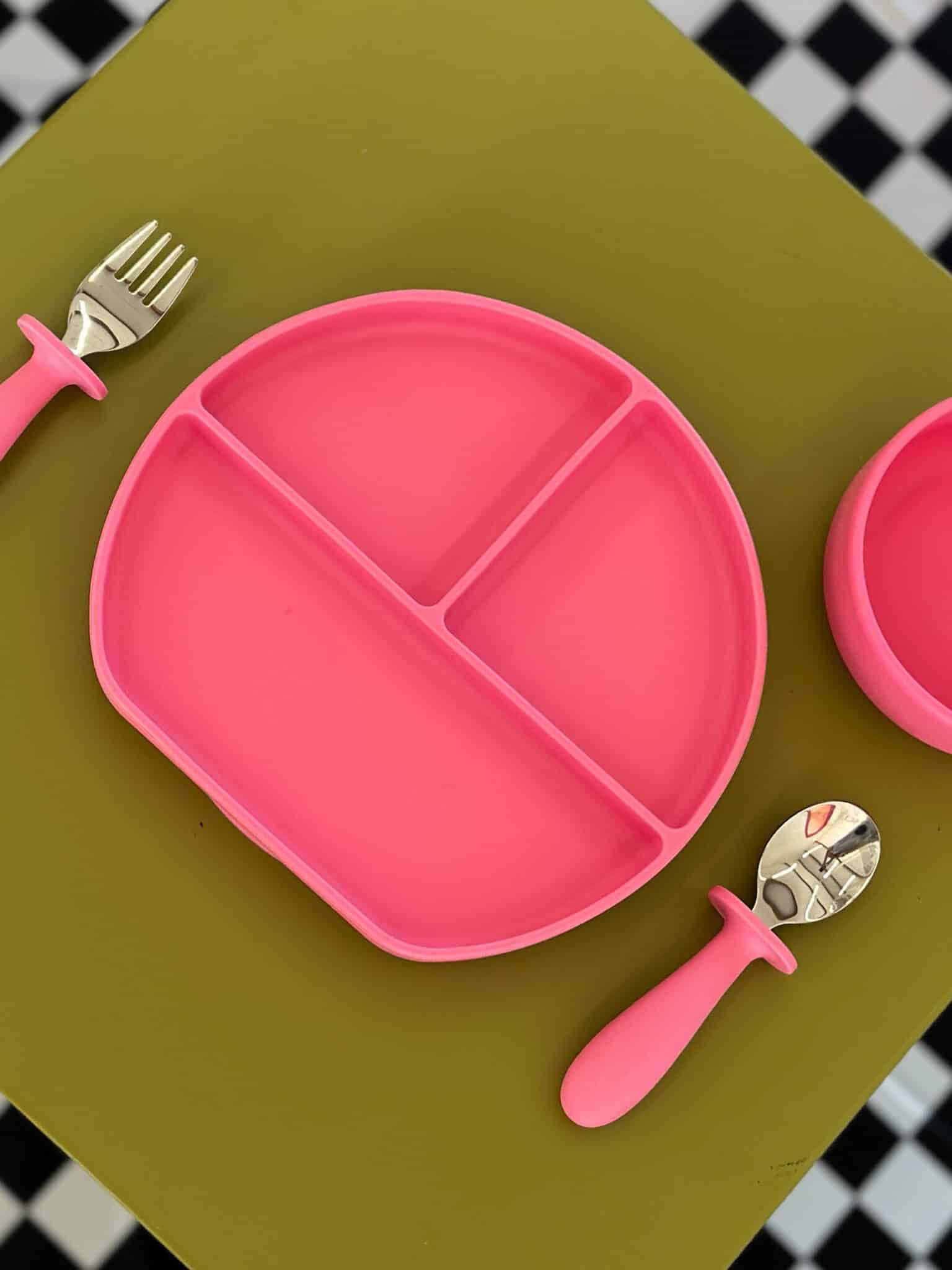 Tress Tableware / Rumopdelt tallerken med sugekop / pink — billede 4