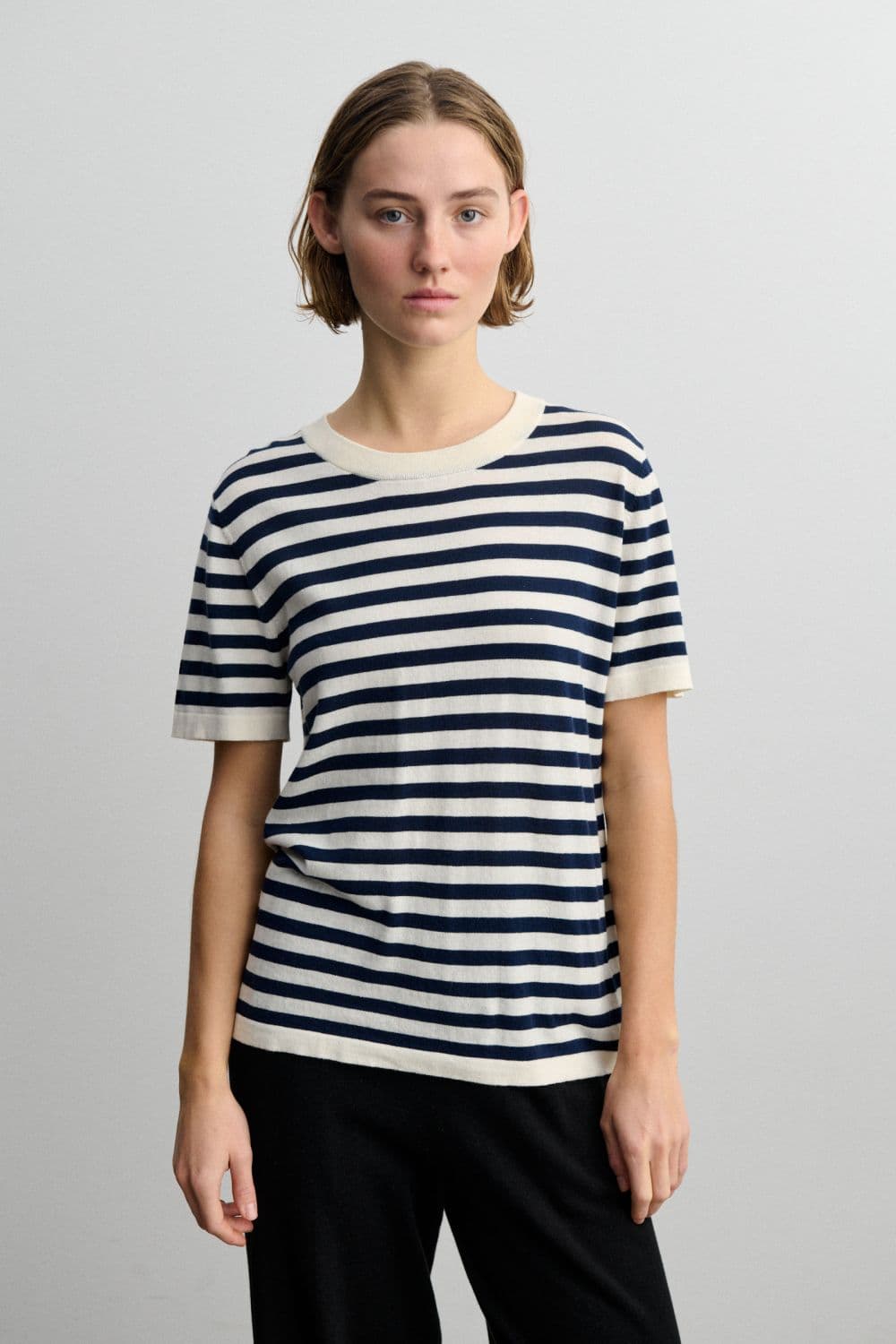 FUB Woman — FUB Woman / Bomulds T-shirt / Ecru Dark Navy — alternativt billede