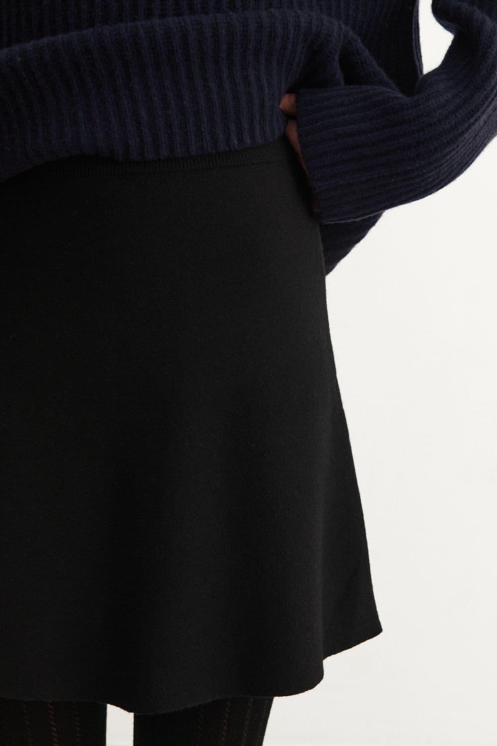 FUB Woman / Uld Nederdel / Sort
