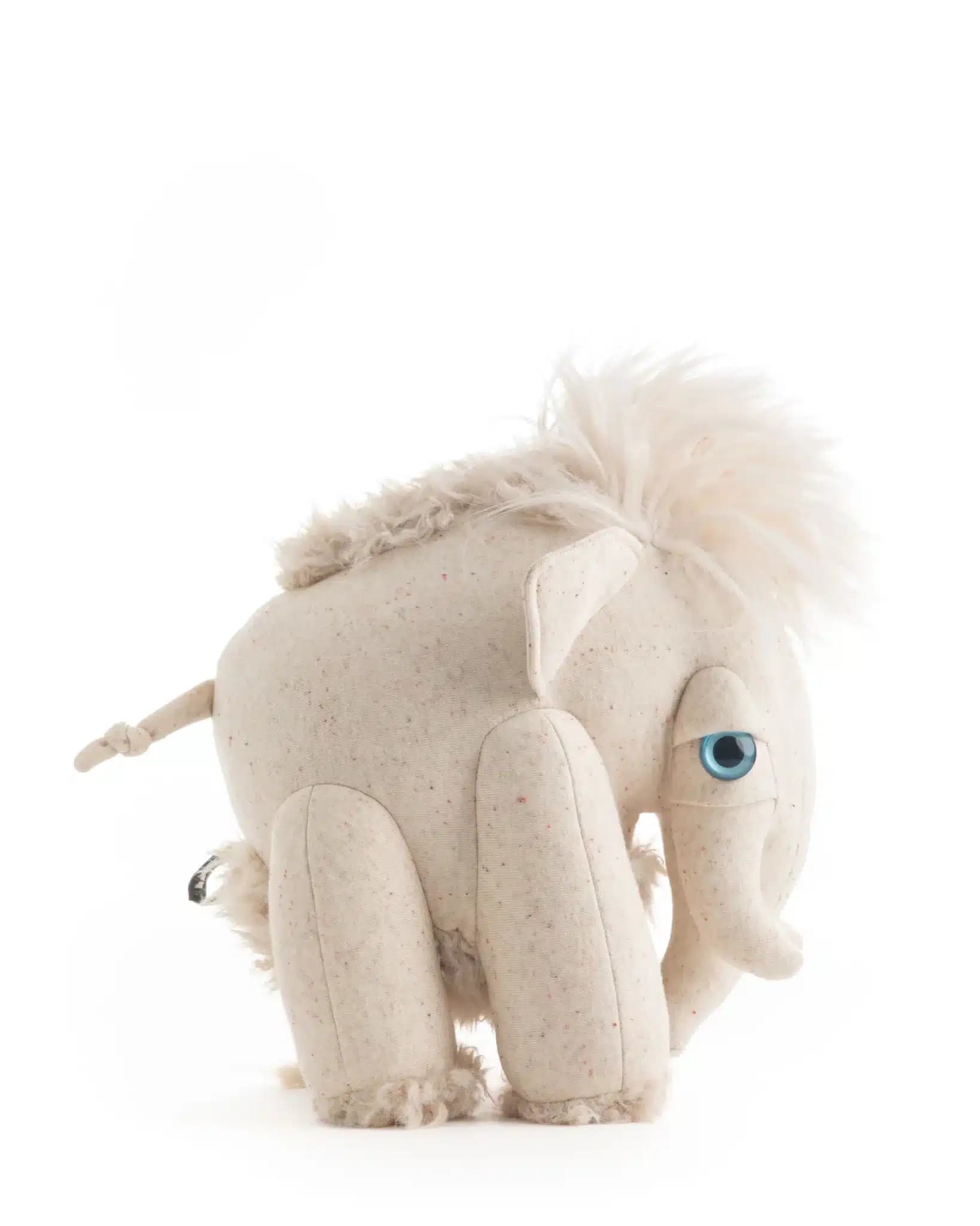 Big Stuffed / Small Albino Mammut