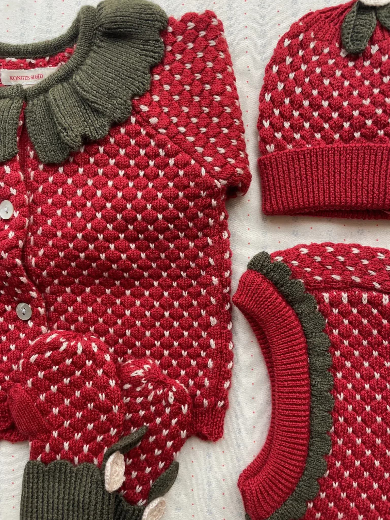 Konges Sløjd / Jordbær Strik Cardigan / Barbados Cherry — billede 2